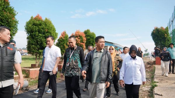 Bupati Bandung Cek Kesiapan Rembuk Desa Bersama Menko PM di Wangisagara