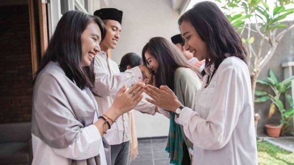 10 Keutamaan Silaturahim