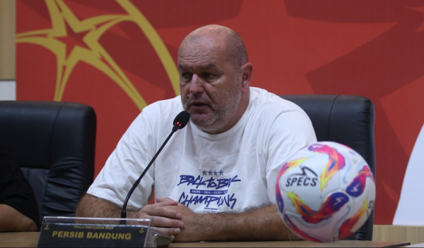 Bojan Hodak Puas Performa Persib Meski Tumbang di Laga Pembuka