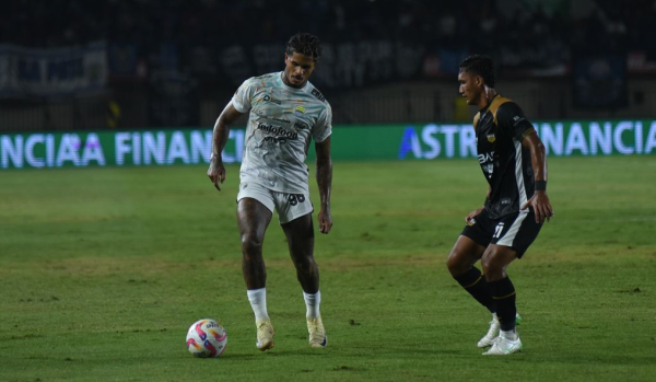 Ramon Tanque Nikmati Debut Bersama Maung Bandung