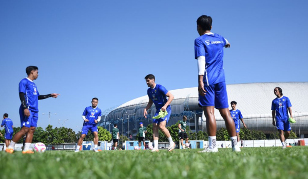 Julio Cesar Jalani Latihan Perdana Bersama Persib, Beckham Putra Juga Sudah Bergabung