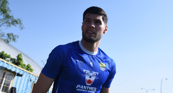 Julio Cesar Resmi Gabung Persib, Reuni dengan Uilliam Barros