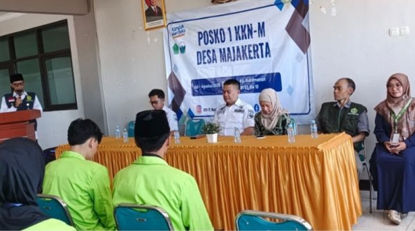 Serah Terima Mahasiswa KKN STAI Bhakti Persada di Desa Majakerta