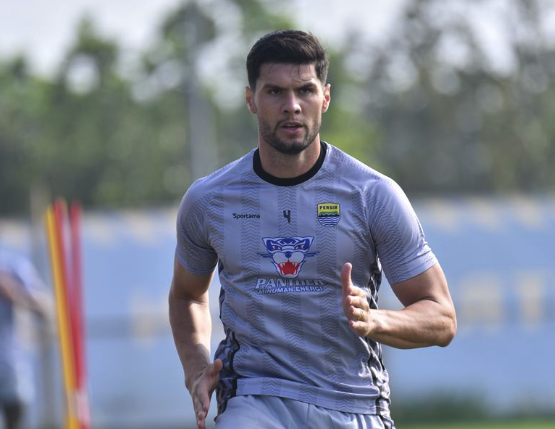 Julio Cesar Targetkan Adaptasi Cepat Bersama Maung Bandung