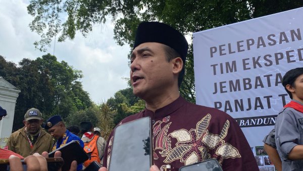 Pemkot Bandung Lepas Tim Vertical Rescue Indonesia untuk Misi Kemanusiaan di Papua dan Malaysia