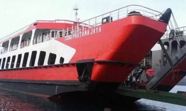 KMP Tunu Pratama Jaya Tenggelam di Selat Bali 4 Orang Tewas