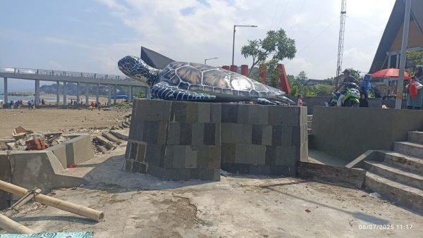 Patung Penyu di Palabuhanratu yang Sempat Viral Kini Telah Diperbaiki