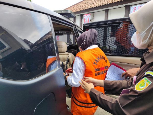 Terjerat Kasus Dugaan Korupsi Dana Desa, Kades di Sukabumi Ditahan