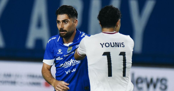 Frans Putros Ungkap Kesan Pertama Pakai Jersey Biru Bersama Persib