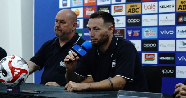Marc Klok Bidik Kemenangan Perdana Persib di Super League 2025/26