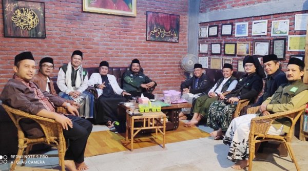 Silaturrahmi Hangat Pengurus Lembaga PCNU Kabupaten Bandung di Tengah Jabar Berzikir