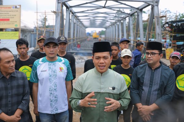 Bupati Bandung Tegaskan Komitmen Pembangunan Infrastruktur Lewat Jembatan Dayeuhkolot