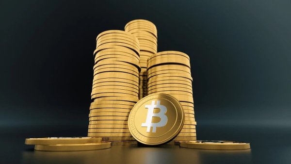 Warning Sign? Bitcoin Breaks $110K But Investors Fear a Bubble Is Brewing