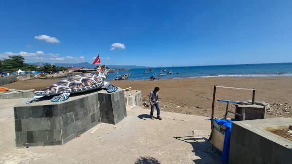 KDM Soroti Kondisi Pantai Palabuhanratu Sukabumi: Sampah Bertebaran, Pantai Tertutupi Bangunan