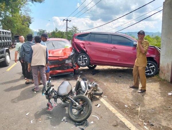 4 Kendaraan Terlibat Kecelakaan Beruntun di Jalur Palabuhanratu Sukabumi