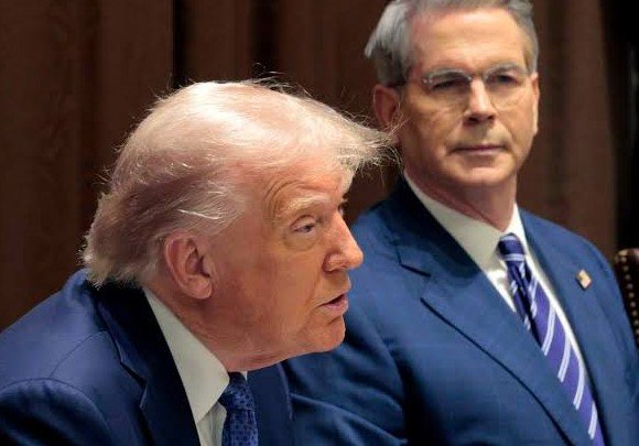 Shocking Refusal: Scott Bessent Rejects Fed Chair Role, Sparks Rumors of Internal Tensions