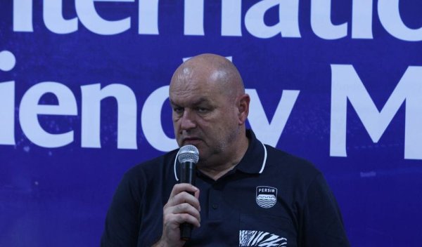 Bojan Hodak Isyaratkan Rotasi Pemain Persib Saat Hadapi Malut United