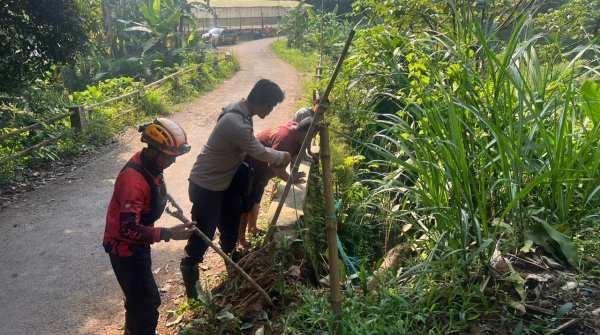 Motor Terjun ke Sungai di Sukabumi, Dua Pria Lansia Alami Luka
