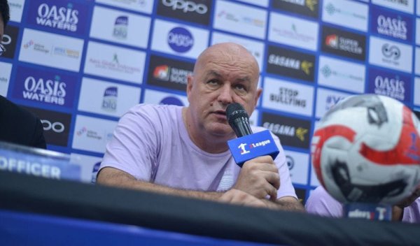 Bojan Hodak Pastikan Persib Siap Hadapi Borneo FC