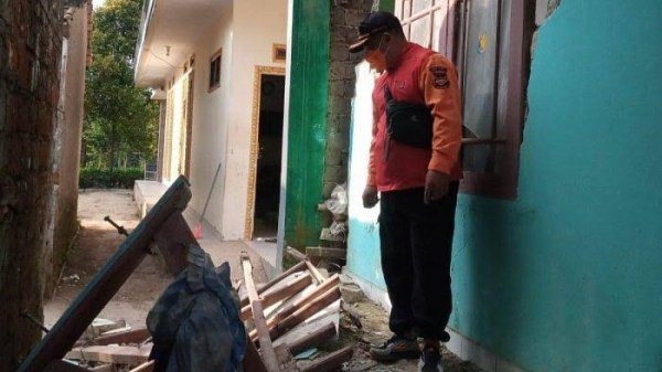 Satu Rumah di Bandung Barat Rusak Akibat Gempa Bekasi M 4,9