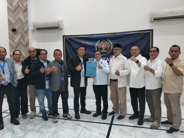 Daftar Caketum, Hendry Ch Bangun Serukan Persatuan PWI