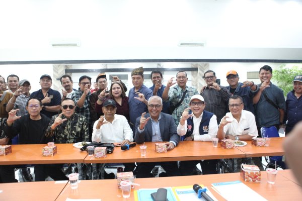 Duet Akhmad Munir dan Atal Depari Resmi Daftar Caketum dan Calon Ketua DK PWI Pusat 2025-2030