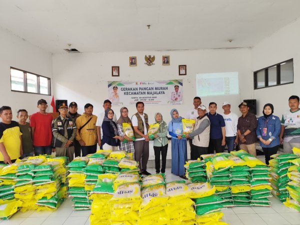 Pemkab Bandung Gelar Gerakan Pangan Murah: Distribusikan 120 Ton Beras ke 31 Kecamatan