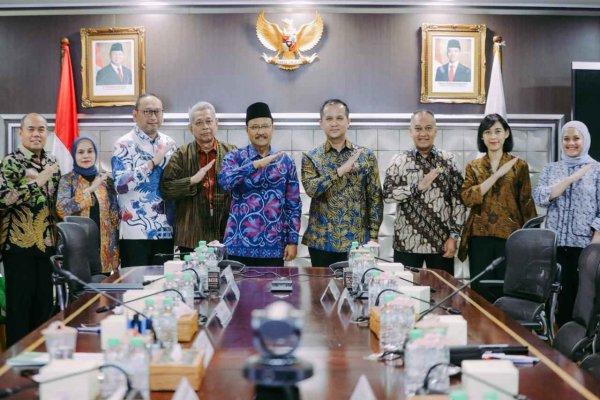 Hari IniSinergi Kemensos dan Kementrans, Sekolah Rakyat akan Hadir di Wilayah Transmigrasi