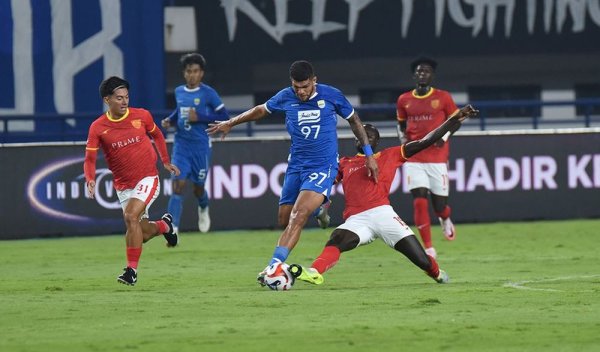 Babak Pertama, Persib Ungguli Manila Digger