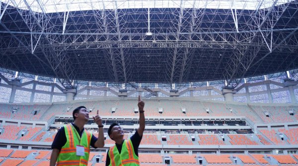 Menjulang Megah: Kisah di Balik Atap JIS dan Peran Baja Lapis BlueScope dalam Arsitektur Berkelanjutan