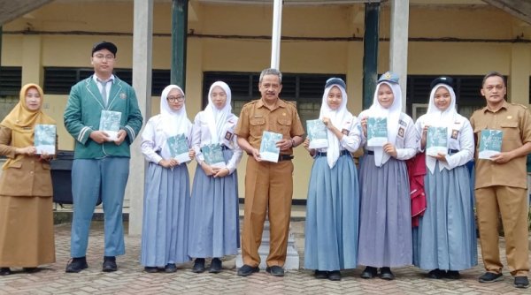 Peringati Hari Aksara, SMANSA Banjar Gelar Peluncuran Buku