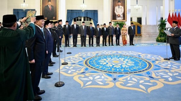 Prabowo Lantik Djamari Chaniago Jadi Menko Polkam, Erick Thohir Menpora