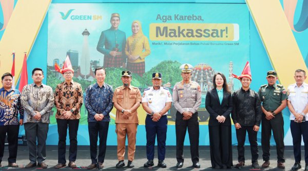 Green SM Resmi Luncurkan Layanan Taksi Listrik di Makassar