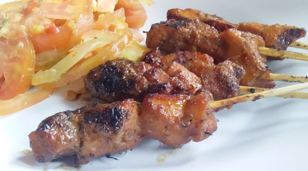 Sate Maranggi dan Sop Hj. Maya Cimahi: Sajian Legendaris yang Wajib Dicoba