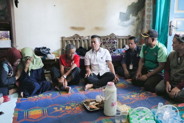 Kasus Ibu dan Dua Anak Tewas di Kiangroke, Dadang Supriatna Sambangi Rumah Orang Tua Korban