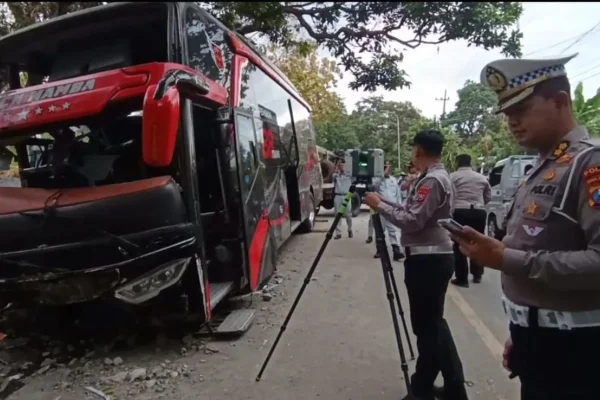 Bus Rombongan RSBS Jember Alami Kecelakaan Maut di Probolinggo, Polisi Selidiki Penyebabnya