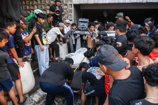 Berbagai Media Asing Soroti Penjarahan Rumah Ahmad Sahroni hingga Sri Mulyani
