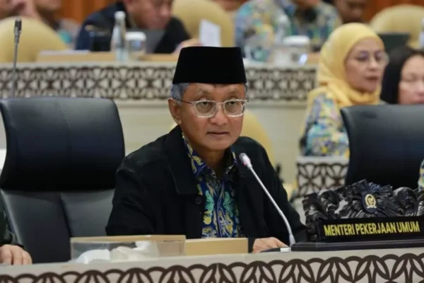 Fasilitas Umum Rusak Akibat Aksi Massa, Siapa yang Perbaiki?
