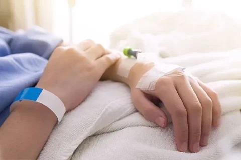Begini Adab Muslim Menengok Non-Muslim yang Sakit