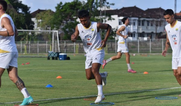 Beckham Putra Berpeluang Kembali Jadi Kapten Persib Lawan Persita