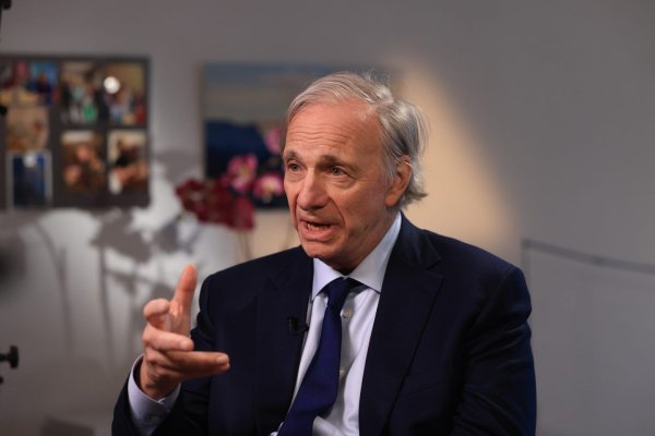 Ray Dalio: Bitcoin Jadi Mata Uang Alternatif di Tengah Inflasi Global