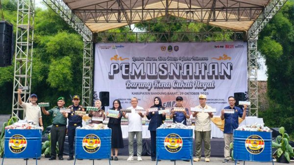 Pemdaprov Jabar dan Bea Cukai Musnahkan Barang Kena Cukai Ilegal Senilai Rp10 Miliar