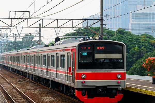 Gangguan Persinyalan di Jalur Rangkasbitung, Penumpang KRL Keluhkan Keterlambatan