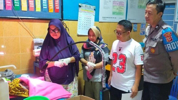 Warga Temukan Bayi di Kardus Saat Hendak Salat Subuh di Masjid Al Ibrahim Ciamis