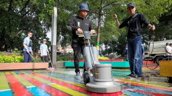 Ribuan Warga Kompak Bebersih Bandung