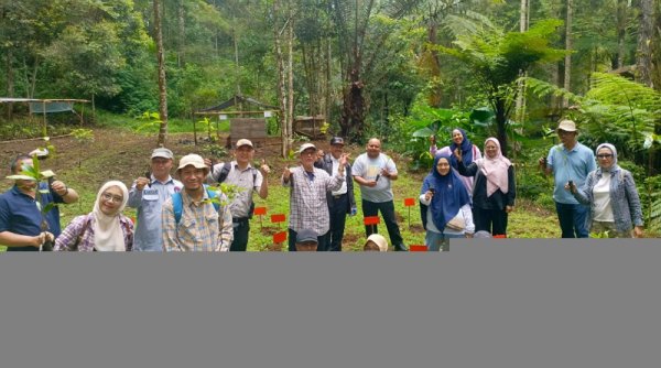 Alumni SMAN Cimindi-13 Bandung dan Kisah Hidup di Jantung Rimba Kareumbi