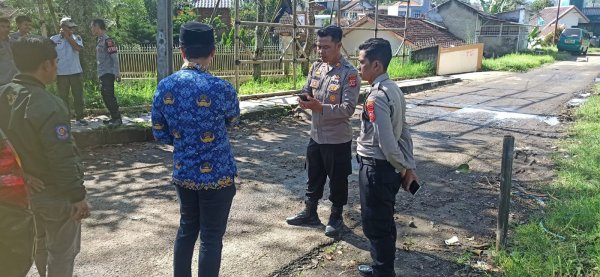 Pelayanan Masyarakat di Pasirjambu, Kembali Normal Patok Yang Menghalangi Akses Jalan Sudah Dibuka