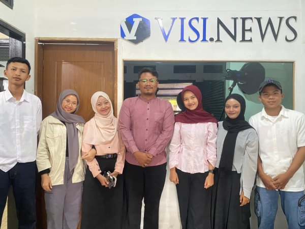 Sebelas Siswa SMKN 3 Baleendah PKL di VISI.NEWS