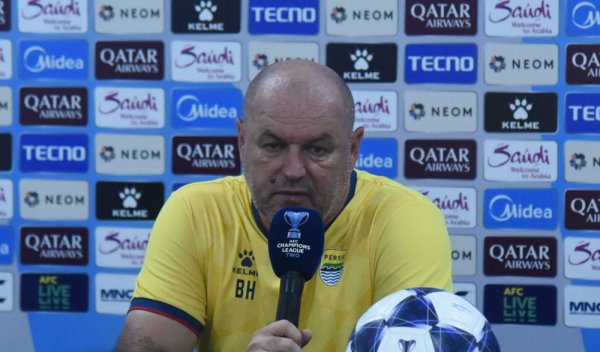 Hadapi Persis Solo, Bojan Hodak Minta Persib Tak Lengah
