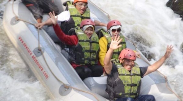 Akhir Pekan Mau Basah-basahan? Ini Paket Rafting di Lokasi Wisata Bandung Utara dan Selatan